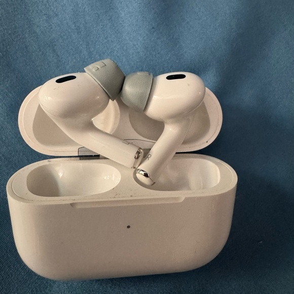 Apple Other - Apple White AirPods Pro (Gen 1).